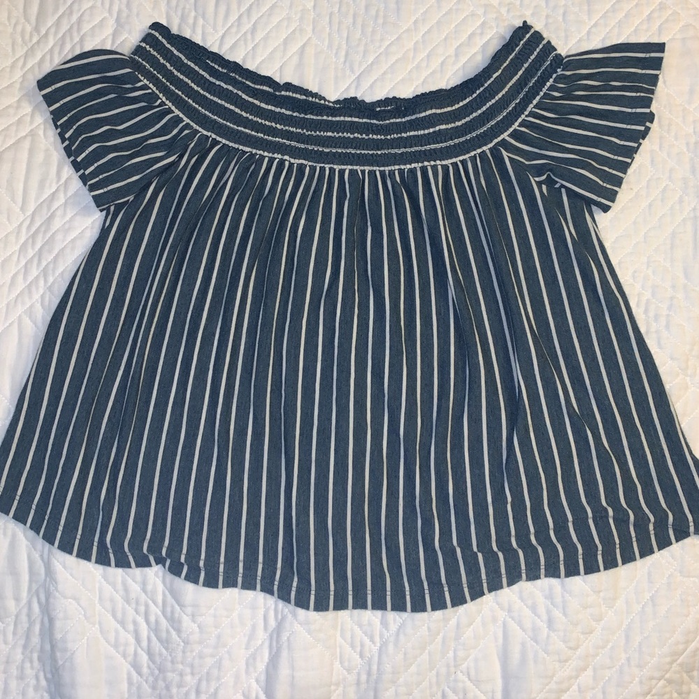 American Eagle Off the Shoulder Flowy Top